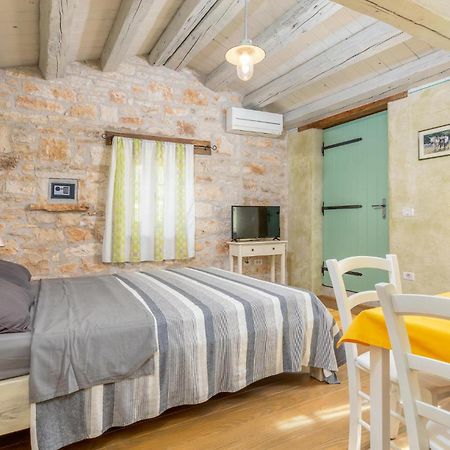 Awesome Apartment In Žminj Kültér fotó